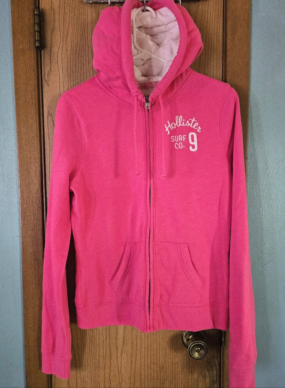 New M Soft Pink & White Zip Up Hollister Hoodie - Has Spots